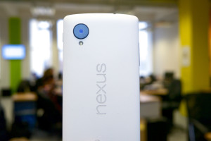 white-nexus-5-01