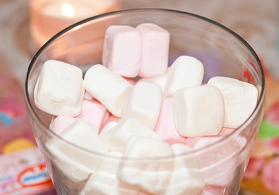 marshmellows-in-a-dish